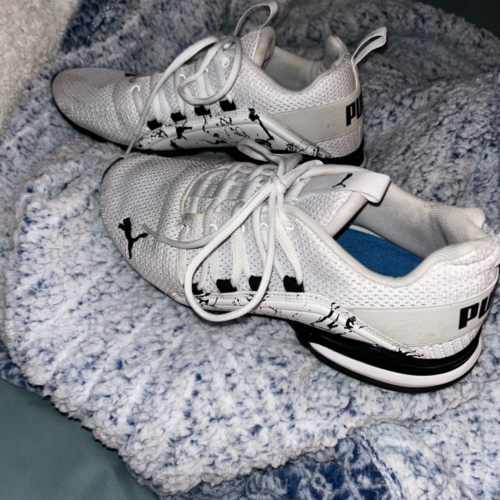 Puma White and Black Sneakers